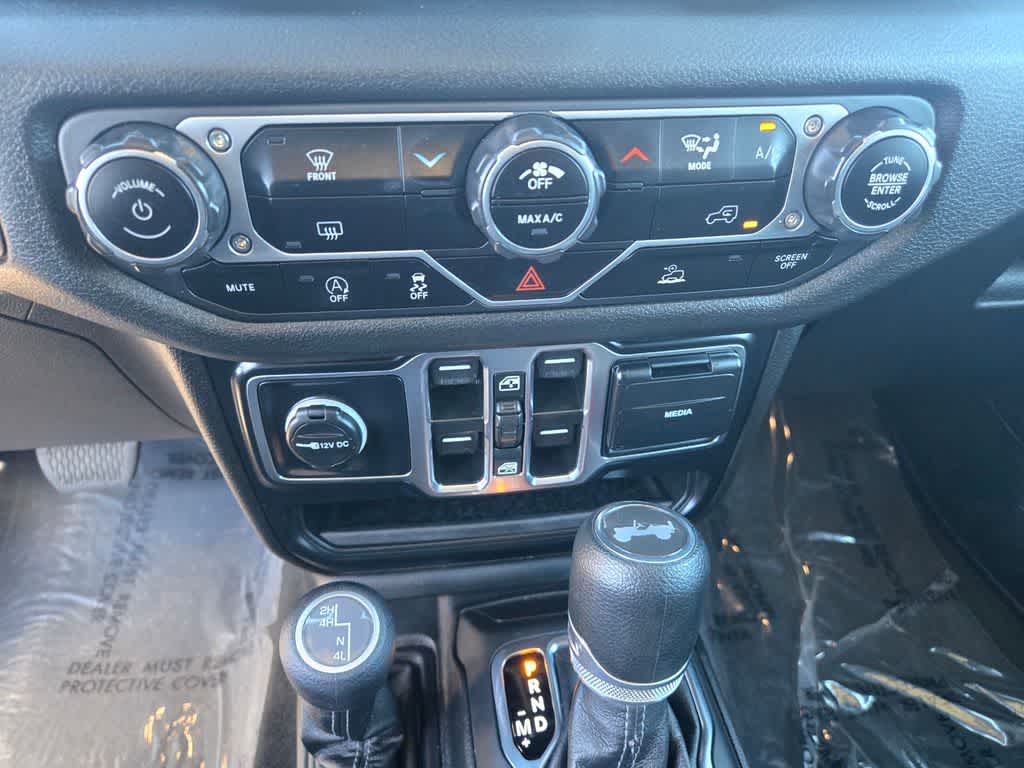 Thumbnail: 2024 Jeep Wrangler - 14