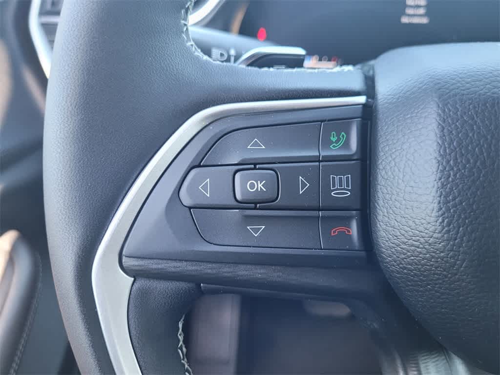 Thumbnail: 2025 Jeep Grand Cherokee - 17