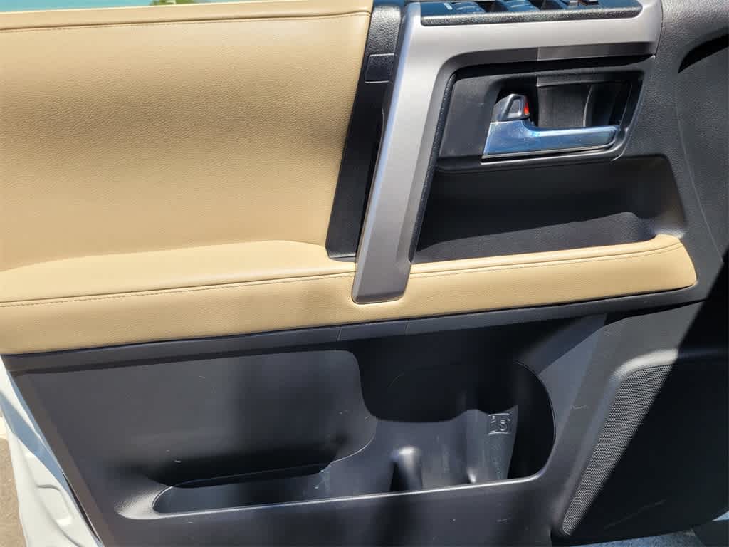 Thumbnail: 2022 Toyota 4Runner - 14