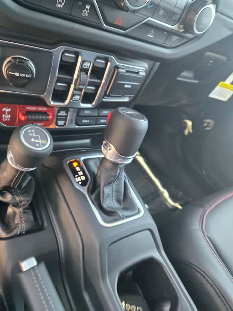 Thumbnail: 2026 Jeep Gladiator - 13