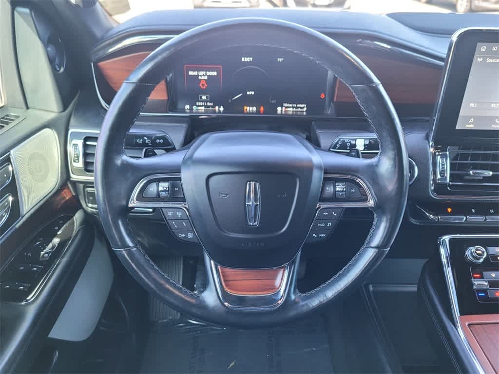 Thumbnail: 2021 Lincoln Navigator L - 20