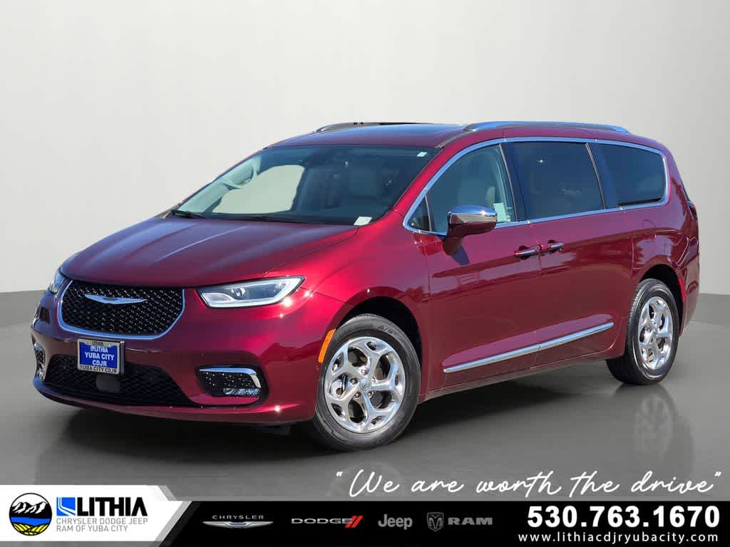 2021 Chrysler Pacifica Limited's photo