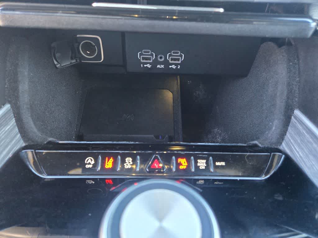 Thumbnail: 2024 Jeep Wagoneer - 16