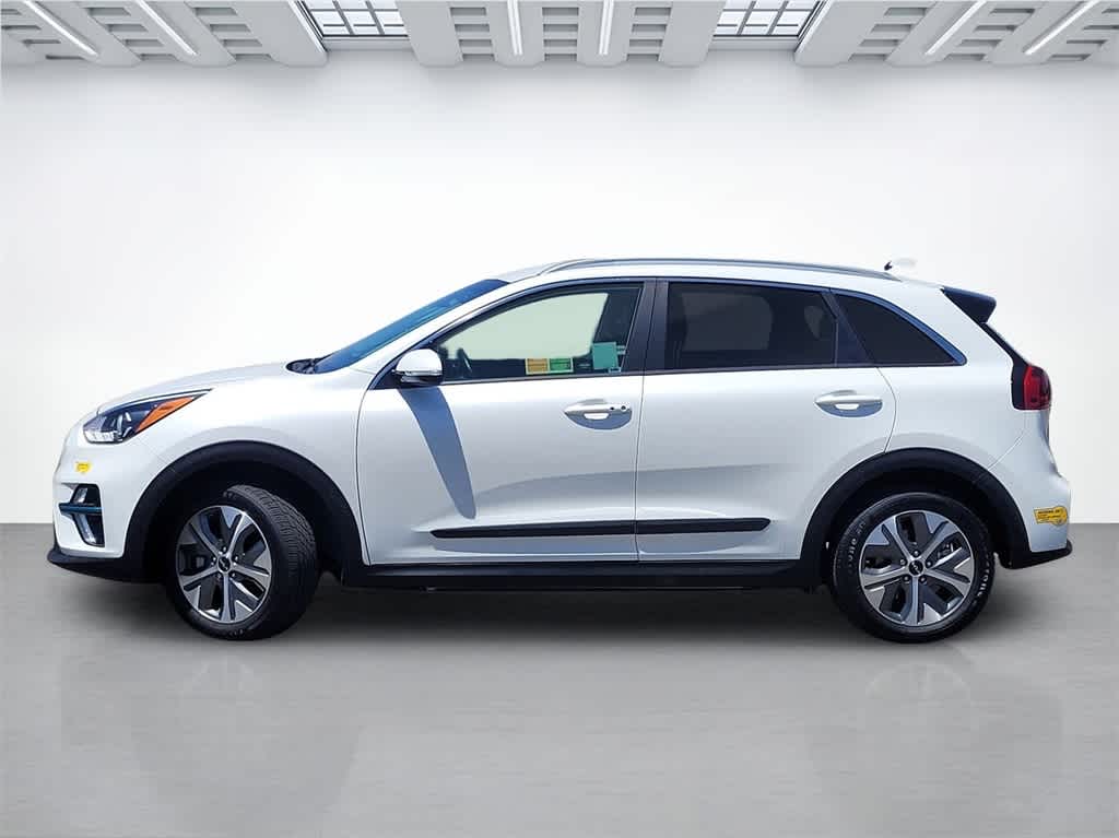 Thumbnail: 2022 Kia Niro - 3