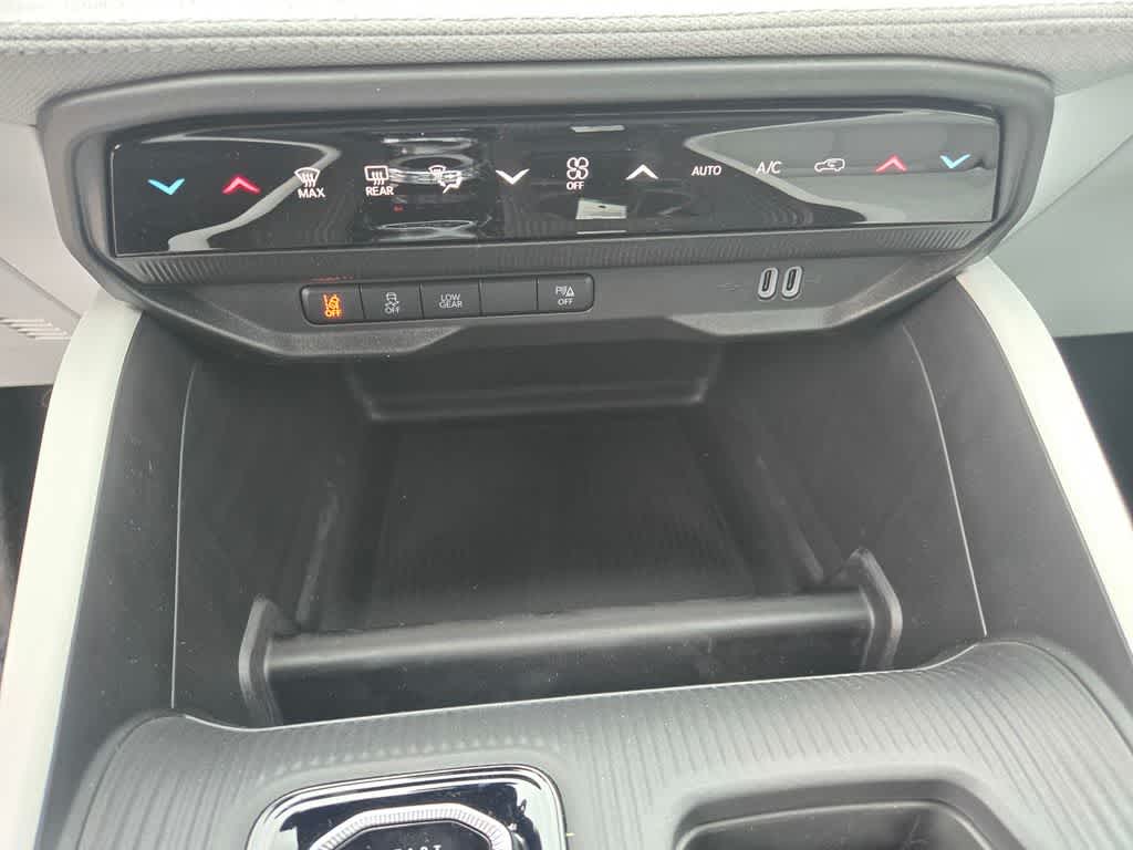 Thumbnail: 2026 Jeep Cherokee - 15