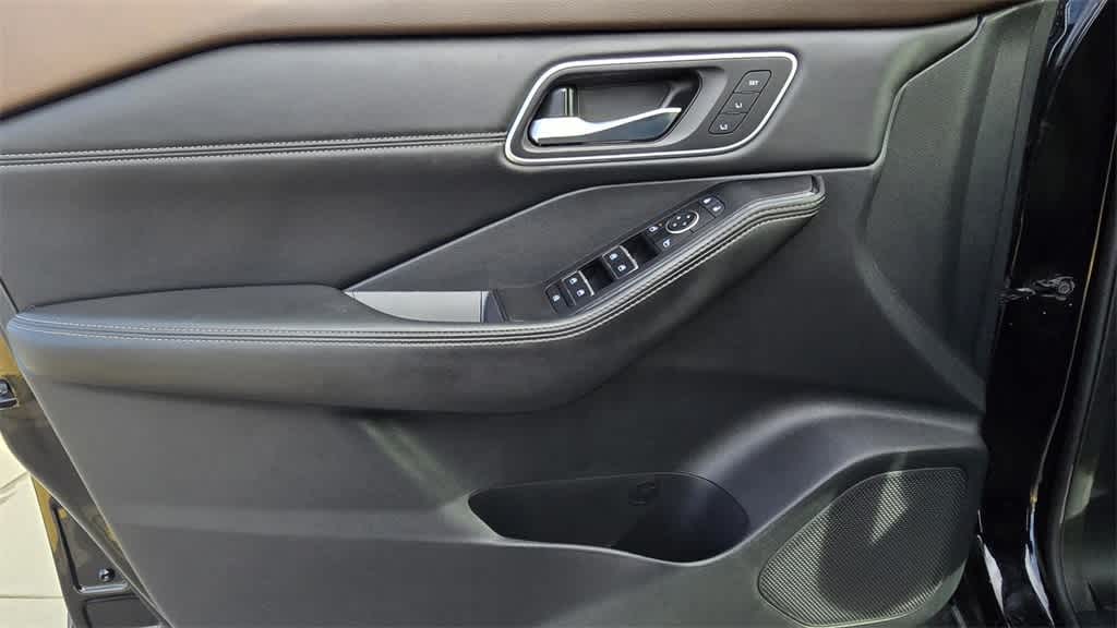 Thumbnail: 2021 Nissan Rogue - 16