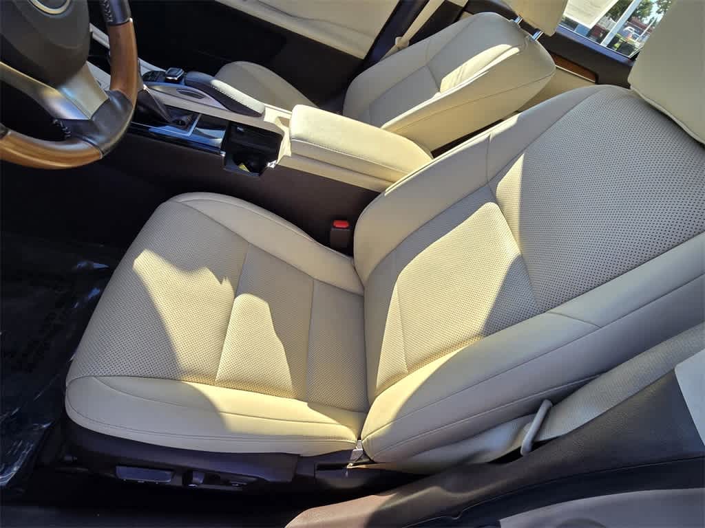 Thumbnail: 2018 Lexus ES - 12