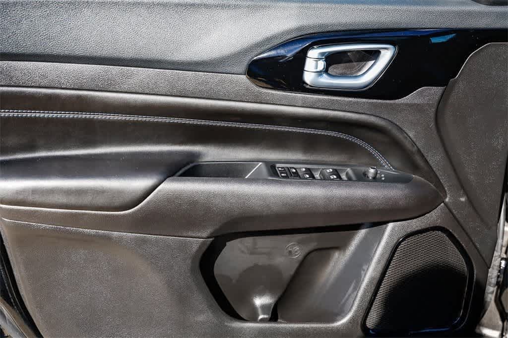 Thumbnail: 2025 Jeep Compass - 20