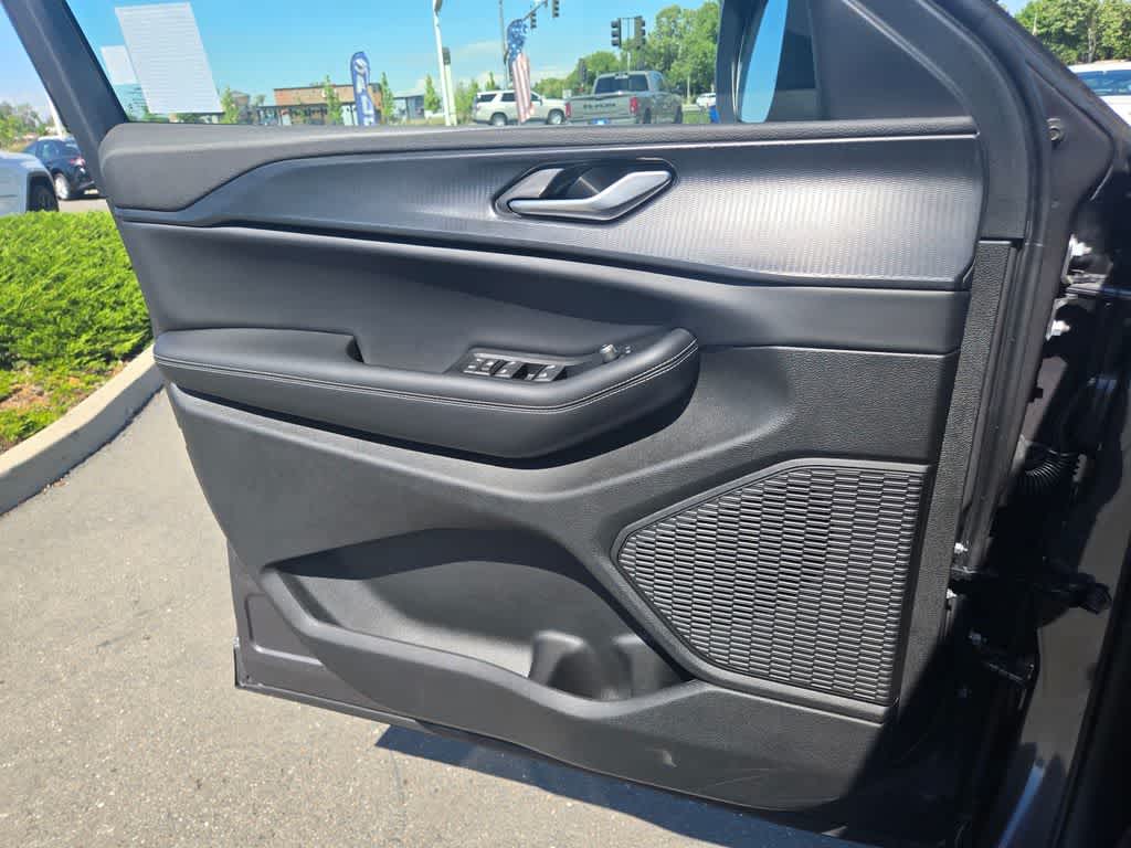Thumbnail: 2026 Jeep Grand Cherokee - 19