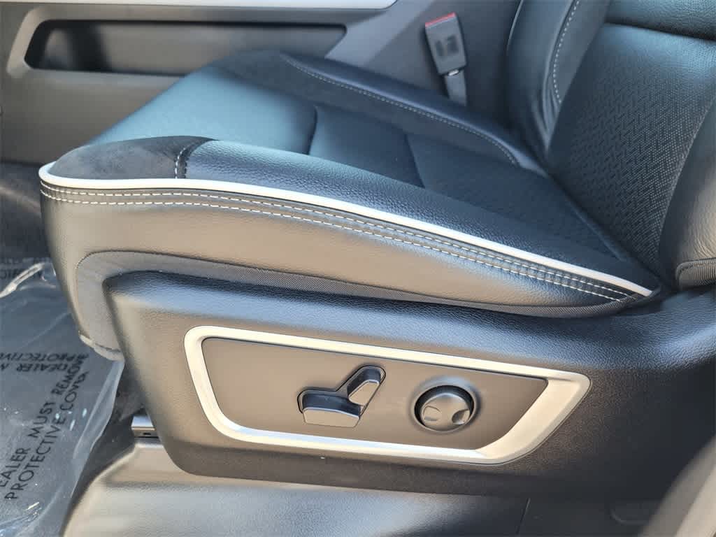 Thumbnail: 2025 RAM 1500 - 13