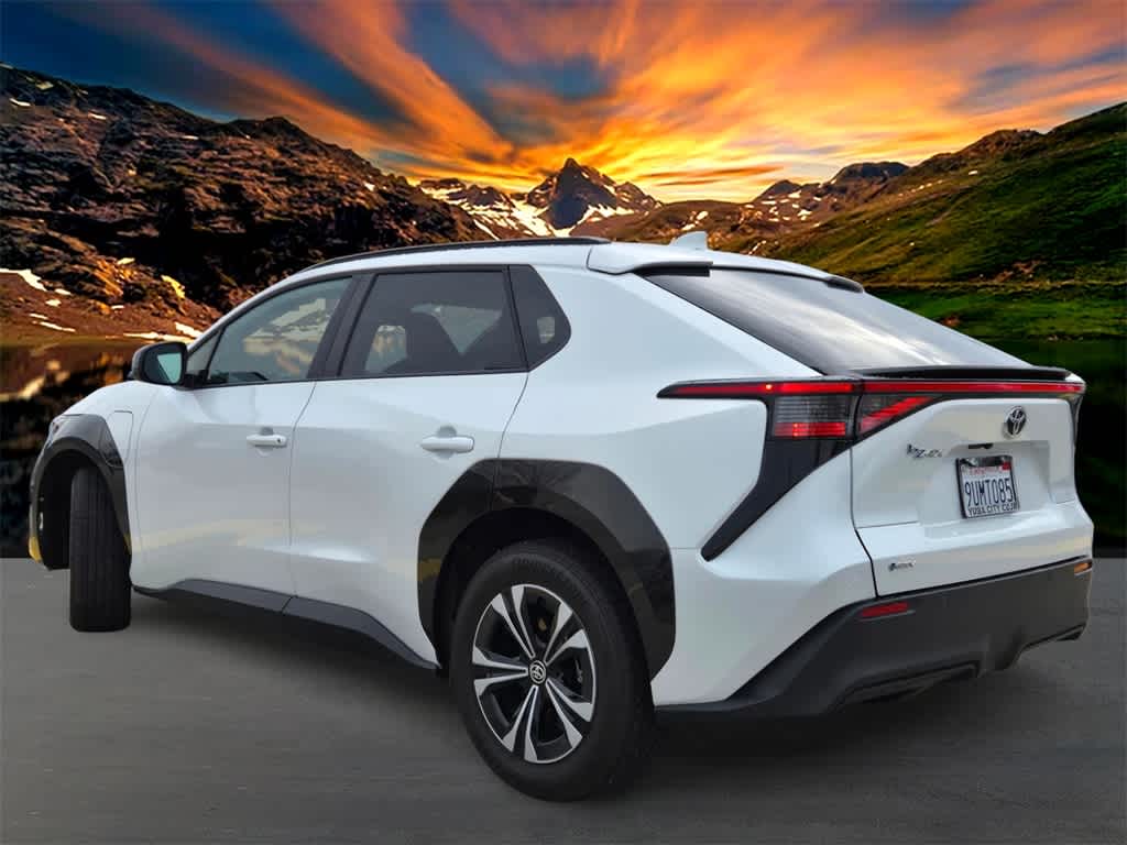 Thumbnail: 2025 Toyota bZ4X - 4