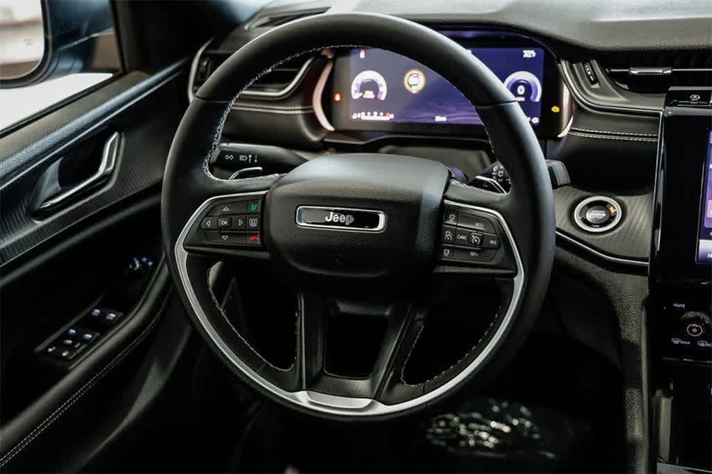 Thumbnail: 2025 Jeep Grand Cherokee - 14