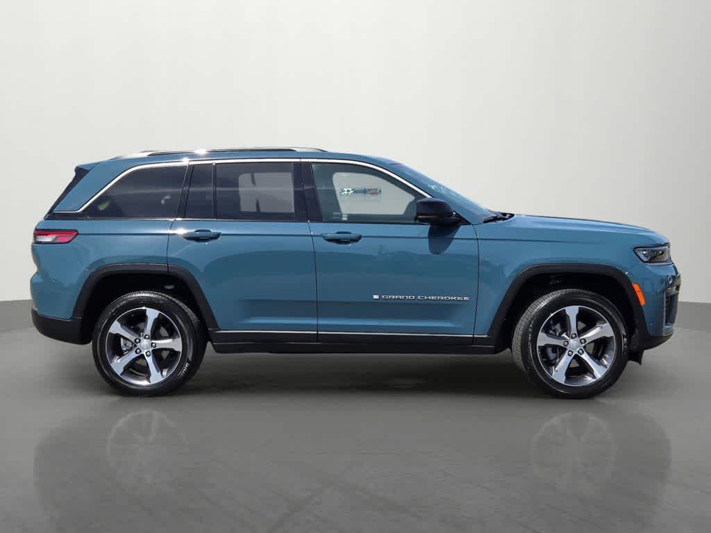 Thumbnail: 2026 Jeep Grand Cherokee - 7