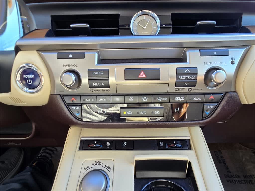 Thumbnail: 2018 Lexus ES - 18