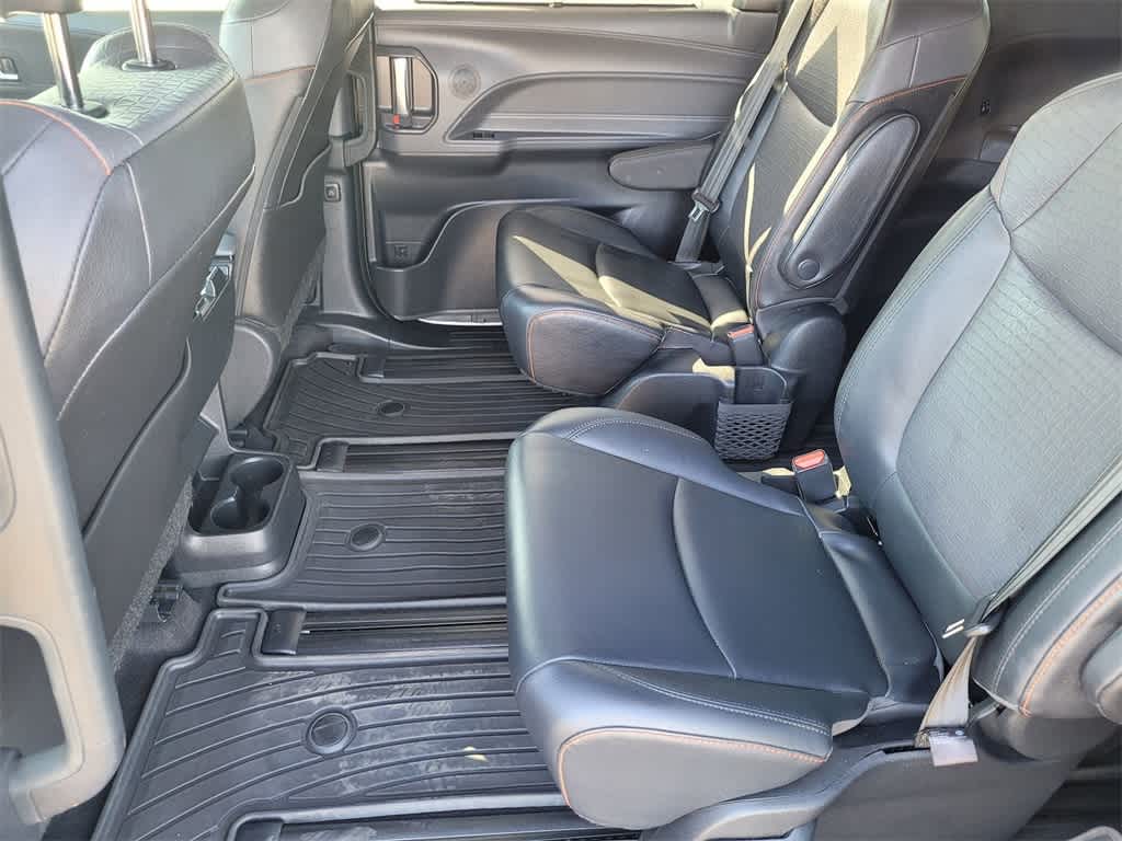 Thumbnail: 2021 Toyota Sienna - 9