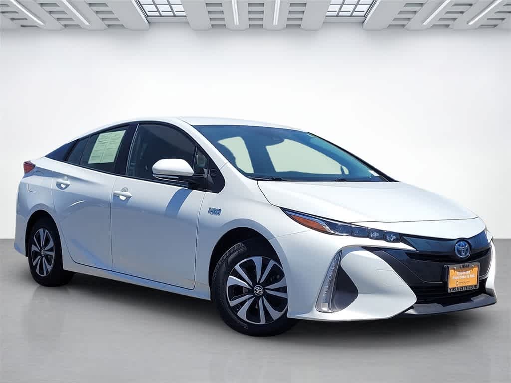Thumbnail: 2018 Toyota Prius Prime - 8