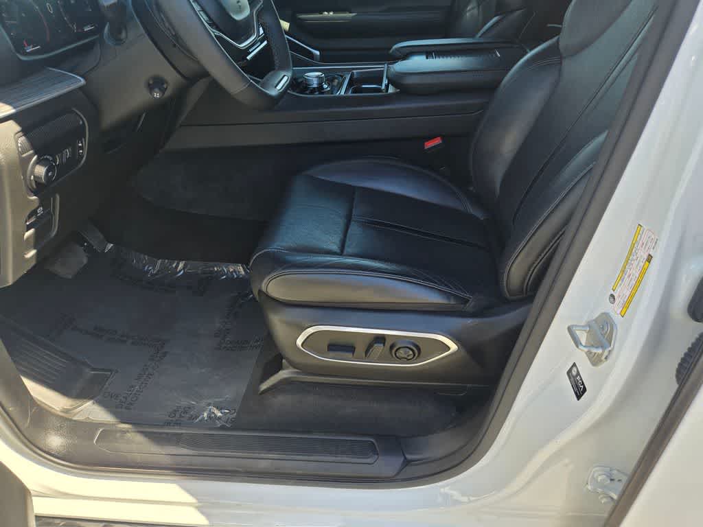 Thumbnail: 2024 Jeep Wagoneer - 18