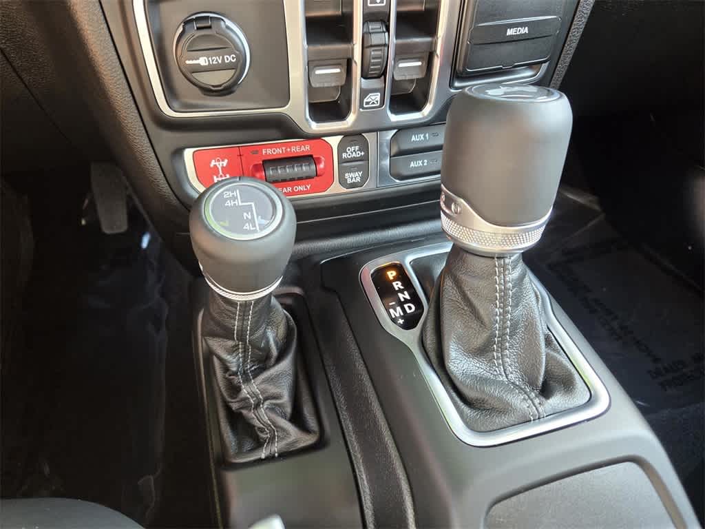 Thumbnail: 2025 Jeep Wrangler - 16