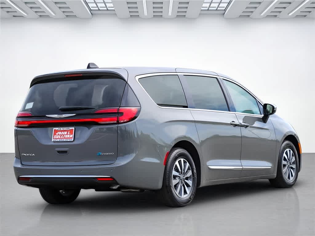 2023 Chrysler Pacifica Hybrid Limited photo 4