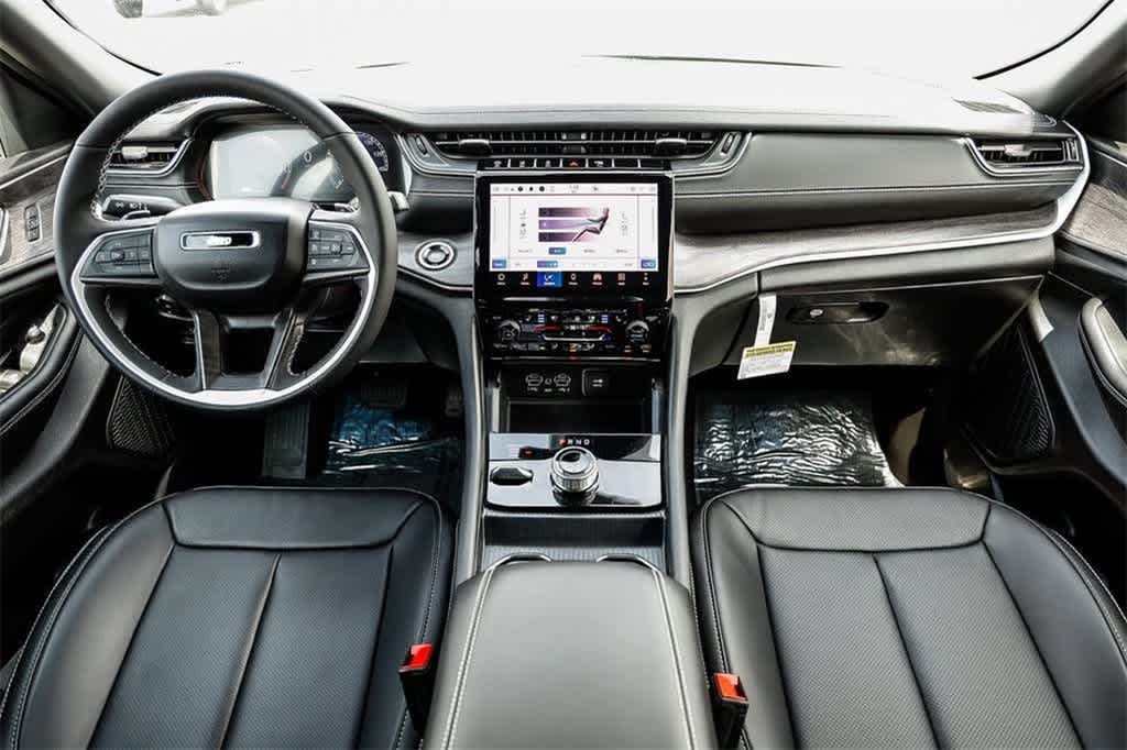 Thumbnail: 2025 Jeep Grand Cherokee - 12