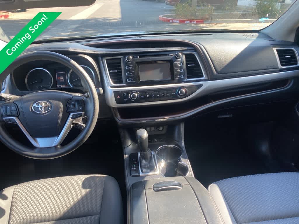 Thumbnail: 2017 Toyota Highlander - 11