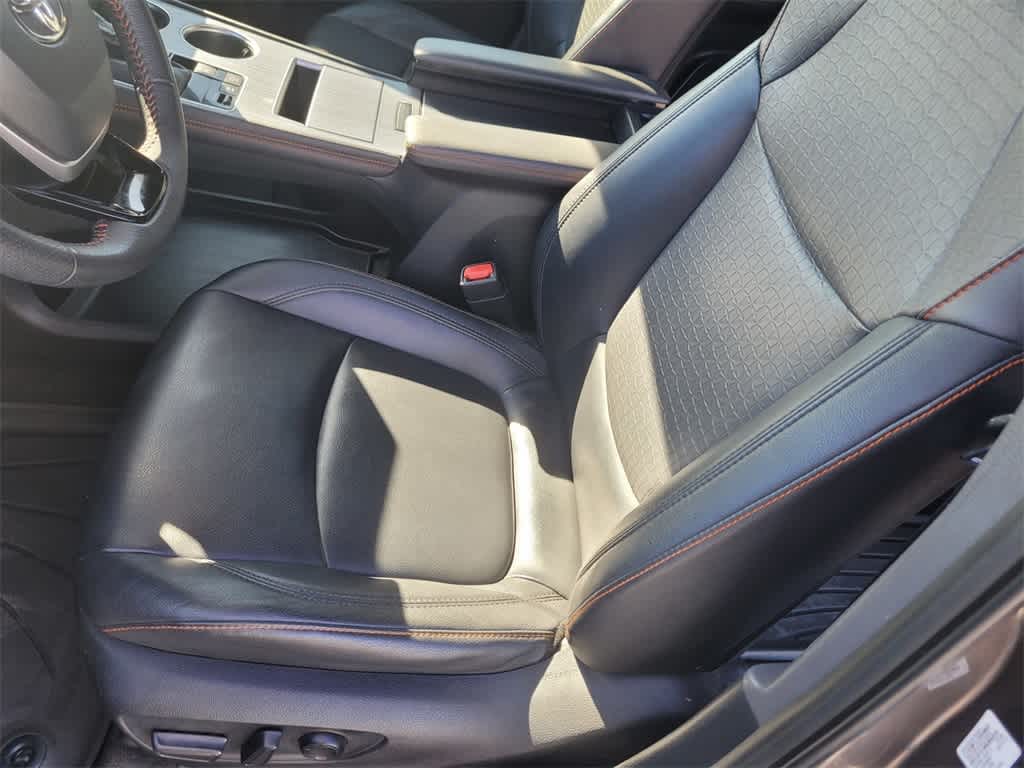 Thumbnail: 2021 Toyota Sienna - 12