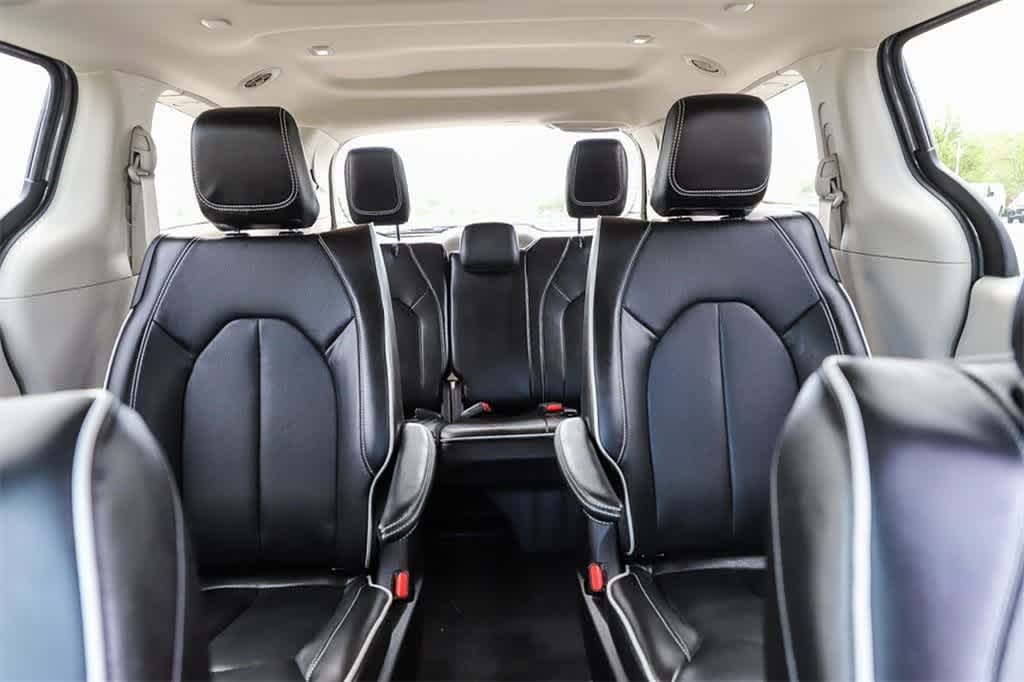 Thumbnail: 2023 Chrysler Pacifica - 20