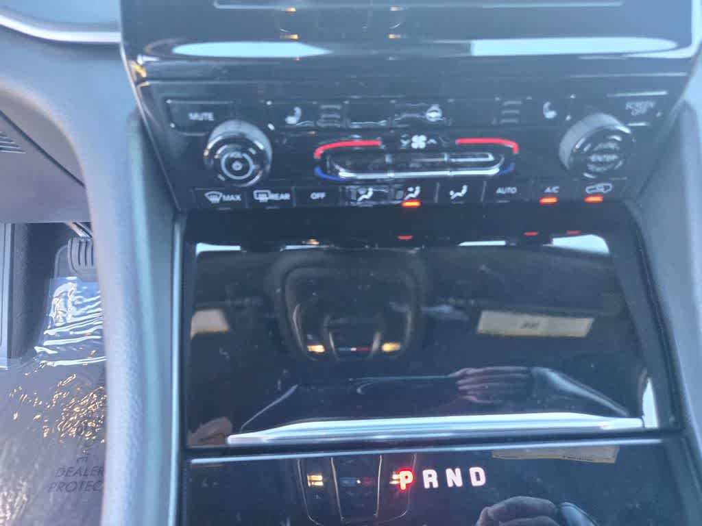 Thumbnail: 2026 Jeep Grand Cherokee - 15