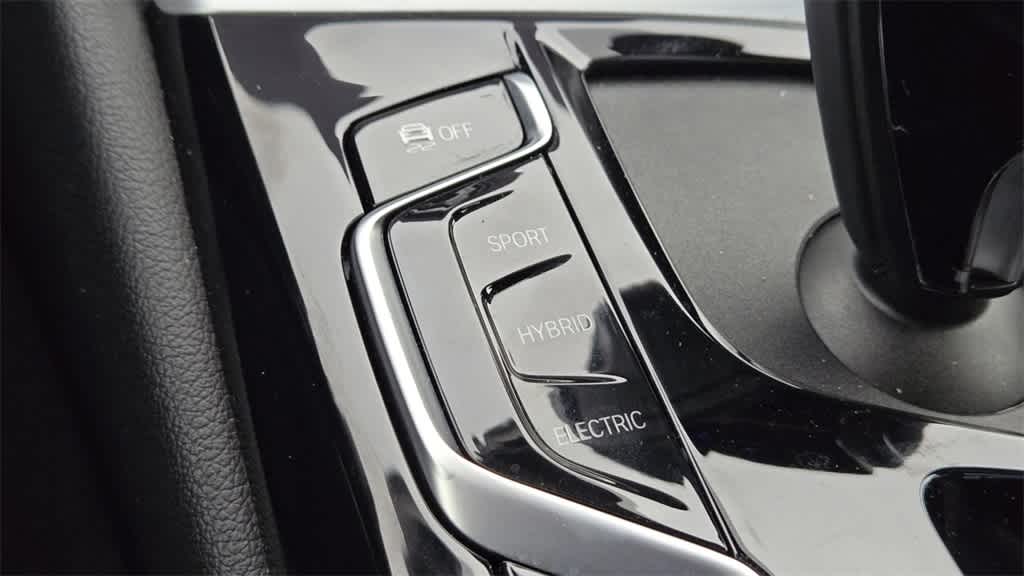 Thumbnail: 2022 BMW 5 Series - 18