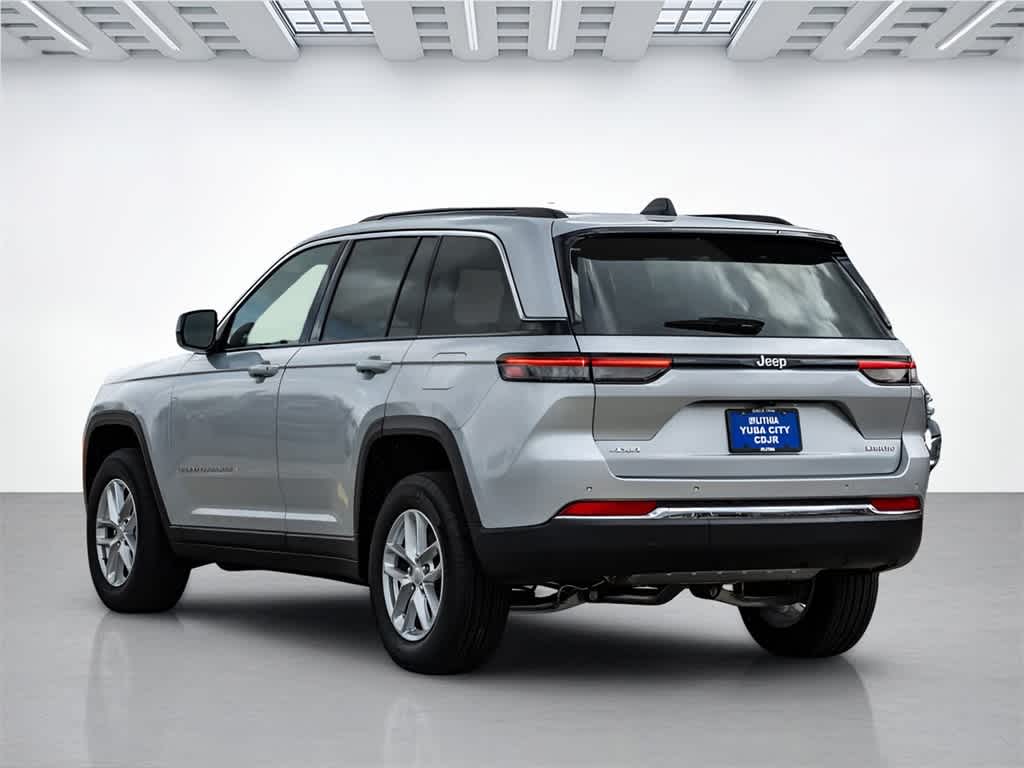2024 Jeep Grand Cherokee Laredo X photo 3