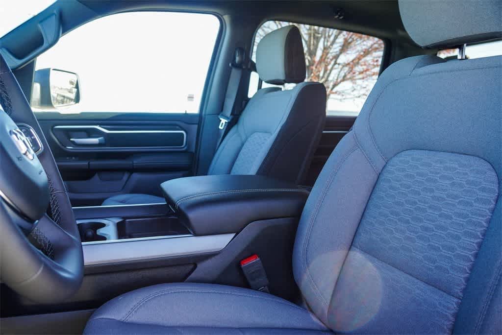 Thumbnail: 2025 RAM 1500 - 17