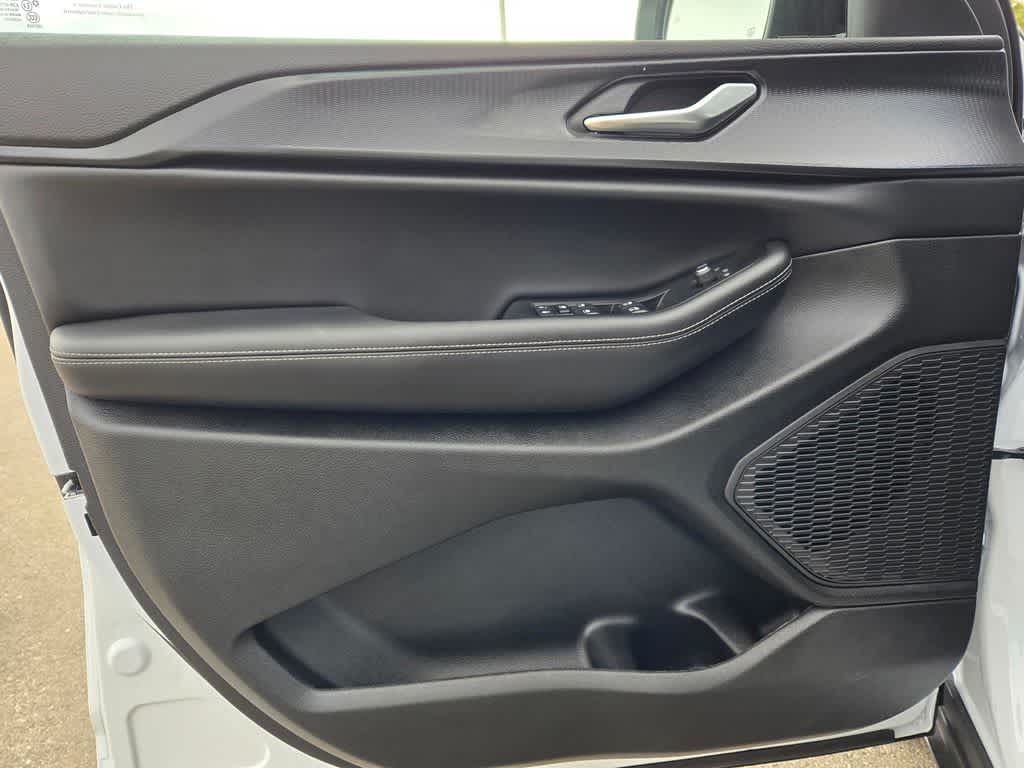 Thumbnail: 2025 Jeep Grand Cherokee - 14