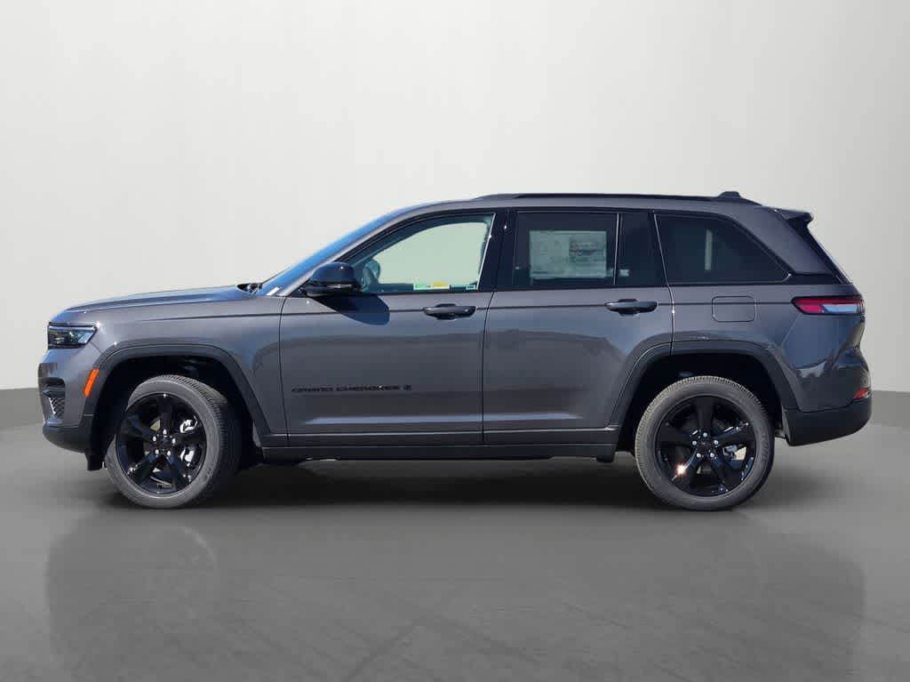 Thumbnail: 2025 Jeep Grand Cherokee - 3