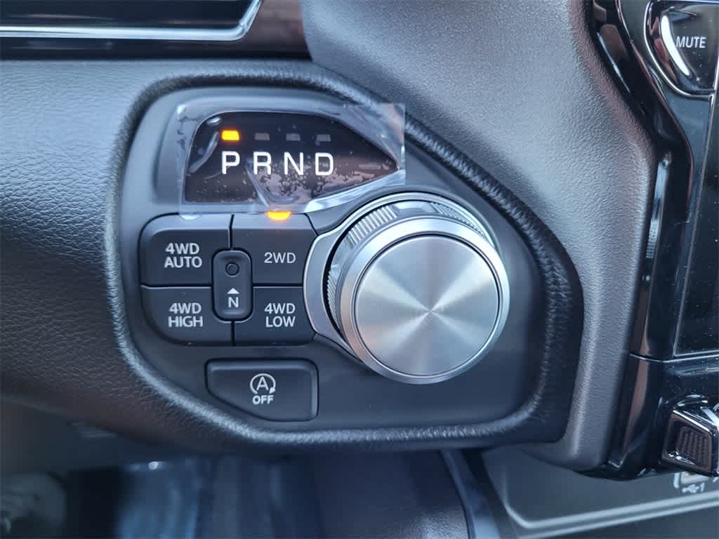 Thumbnail: 2025 RAM 1500 - 17