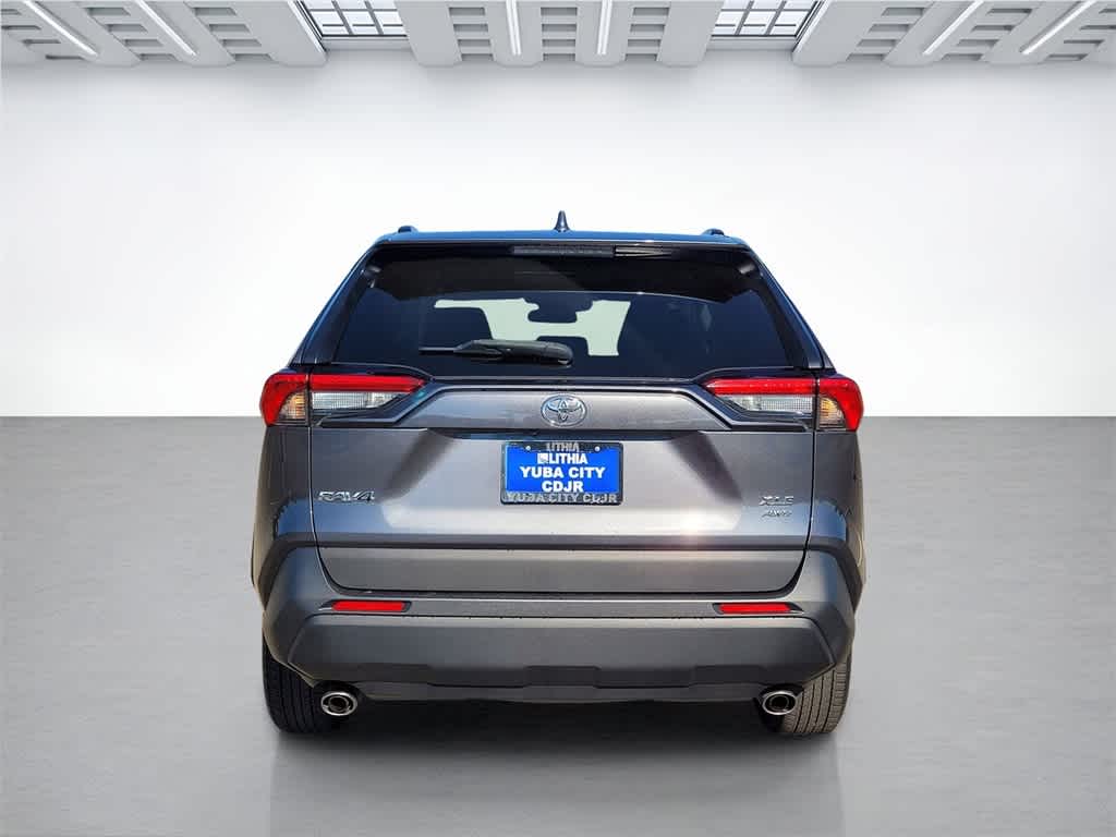 Thumbnail: 2021 Toyota RAV4 - 8