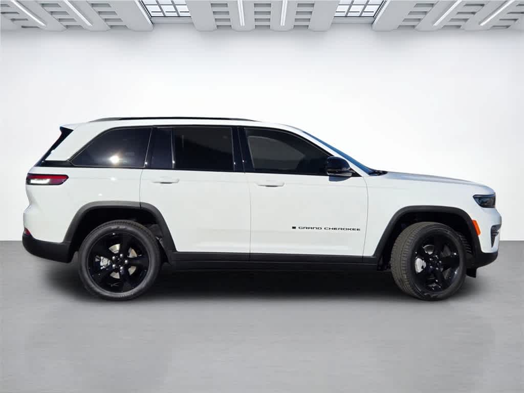 Thumbnail: 2025 Jeep Grand Cherokee - 7