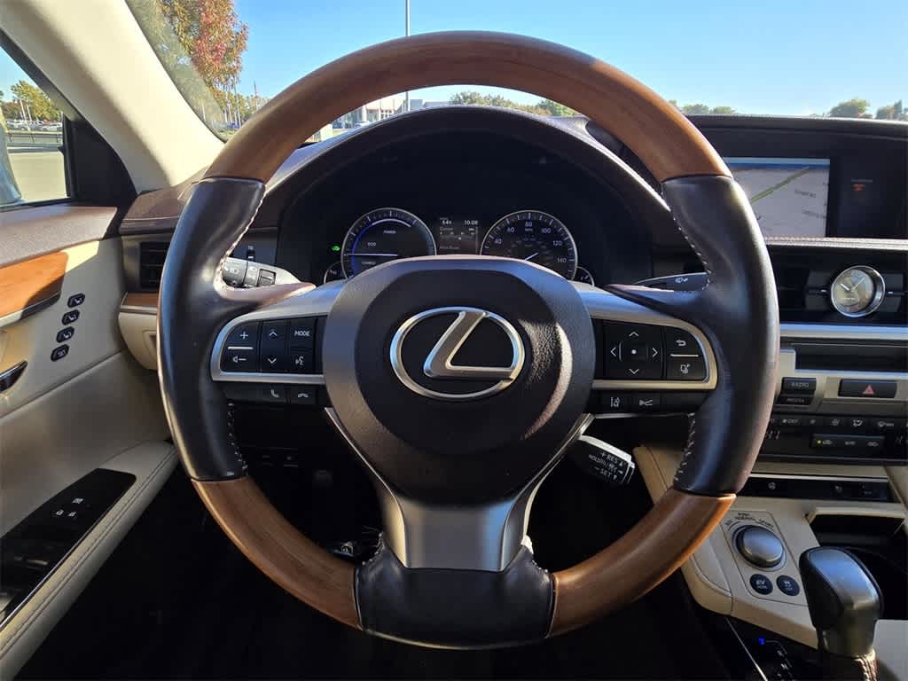 Thumbnail: 2018 Lexus ES - 21