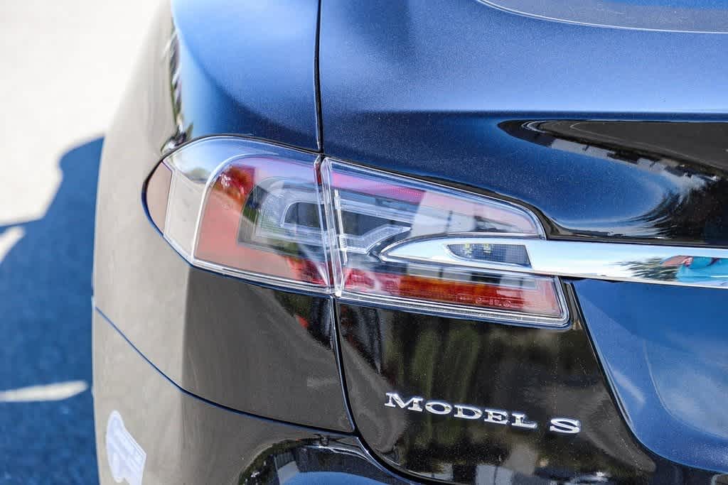 2015 Tesla Model S 85D 8