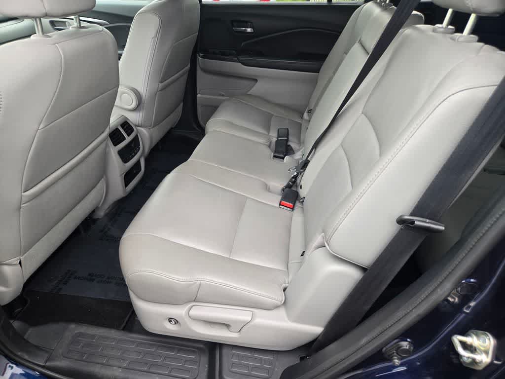 Thumbnail: 2017 Honda Pilot - 12