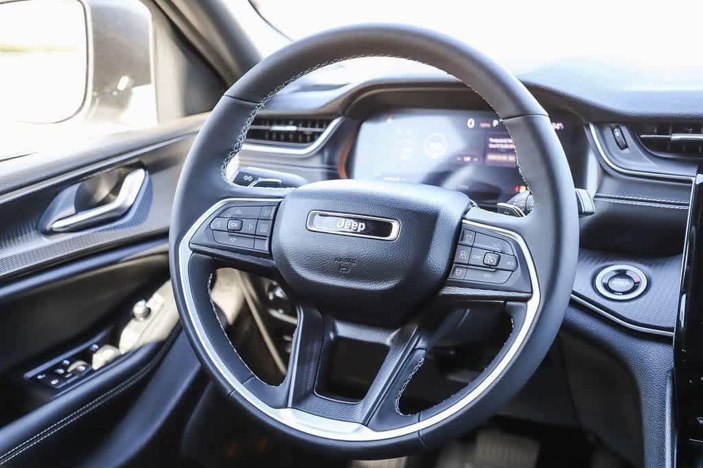 Thumbnail: 2024 Jeep Grand Cherokee - 15