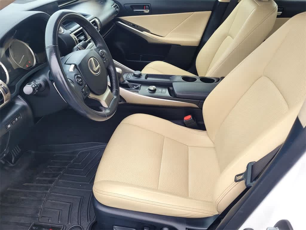 Thumbnail: 2015 Lexus IS - 14