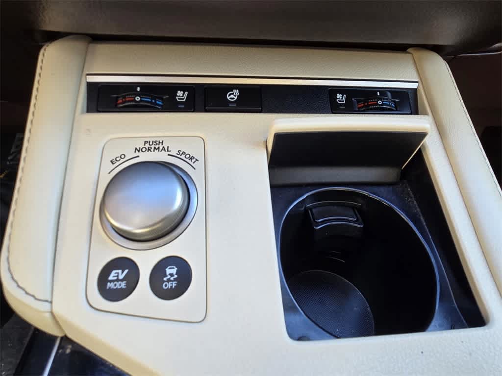 Thumbnail: 2018 Lexus ES - 17