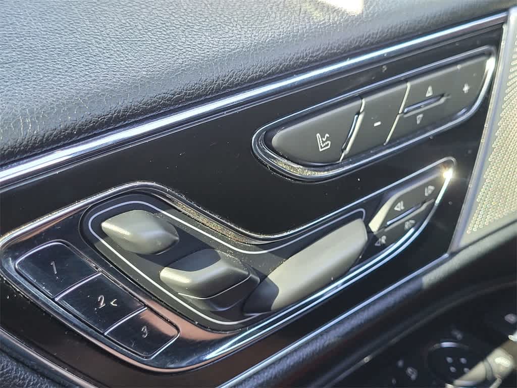 Thumbnail: 2021 Lincoln Navigator L - 17