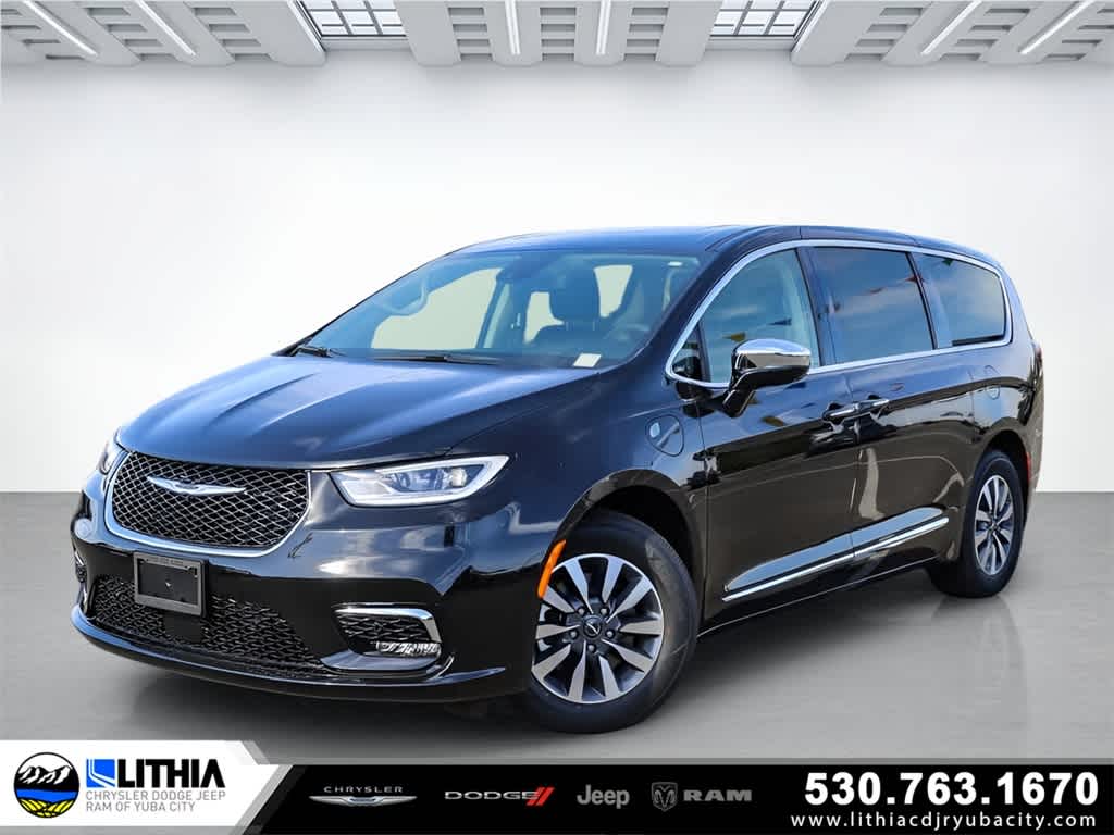 2023 Chrysler Pacifica Hybrid Limited -
                  Yuba City, CA