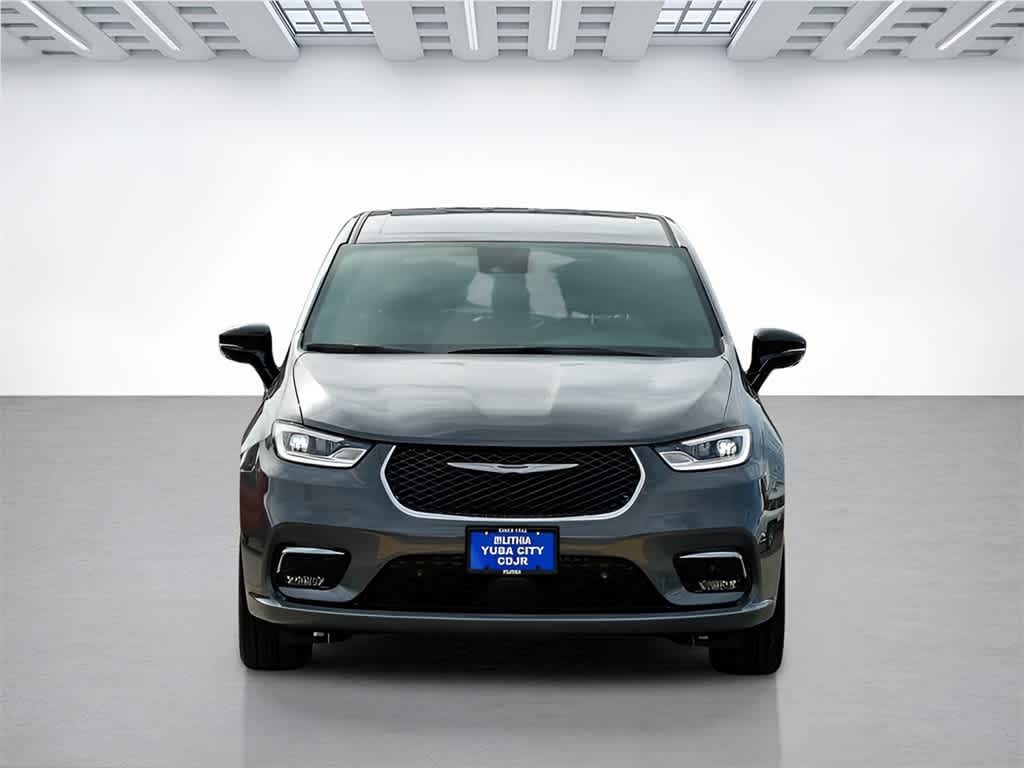 Thumbnail: 2025 Chrysler Pacifica - 7