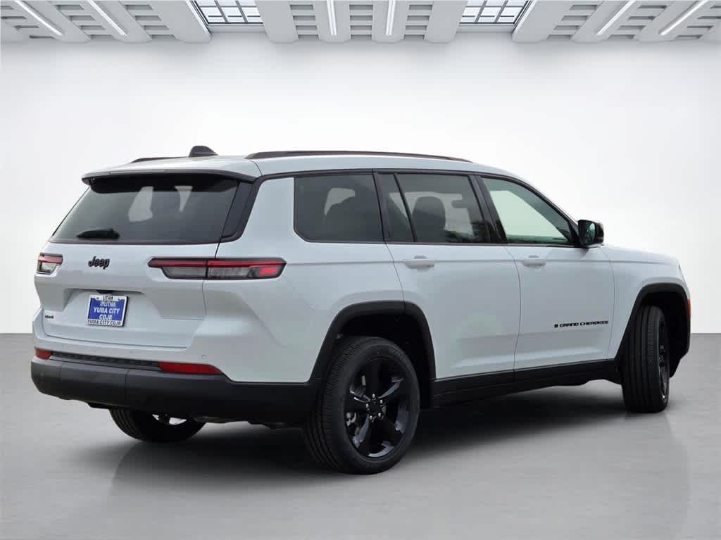 Thumbnail: 2025 Jeep Grand Cherokee - 6
