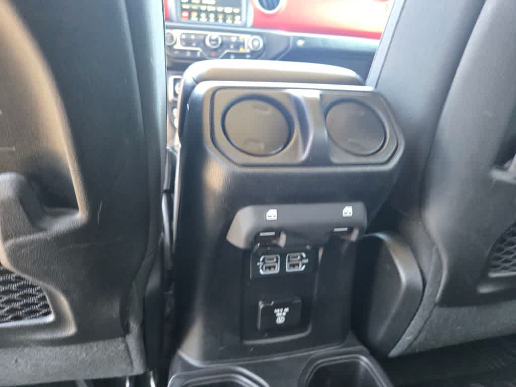 Thumbnail: 2019 Jeep Wrangler - 13