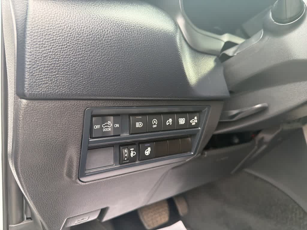 Thumbnail: 2025 Toyota Tundra - 17