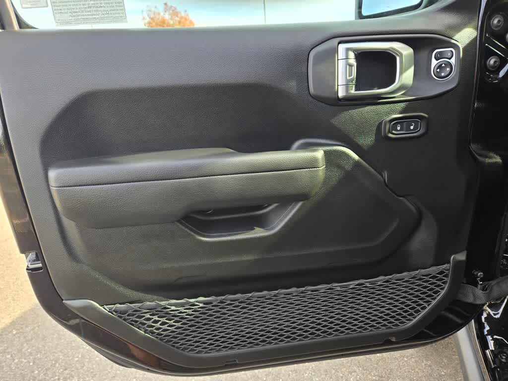 Thumbnail: 2026 Jeep Wrangler - 14