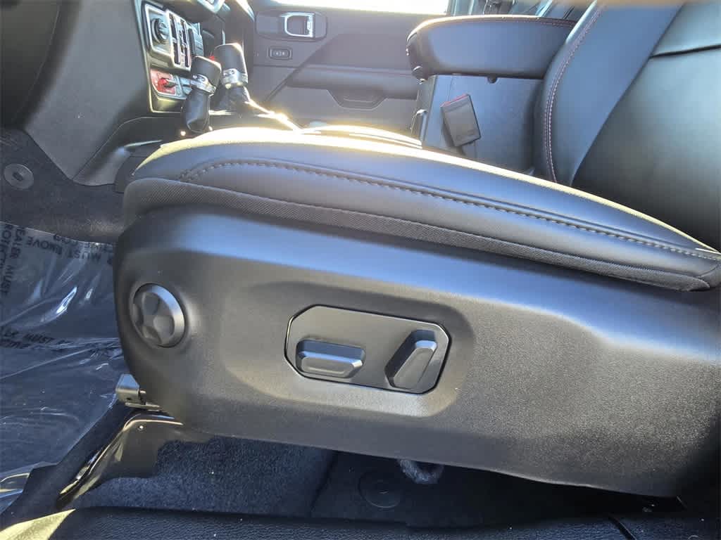 Thumbnail: 2026 Jeep Wrangler - 12